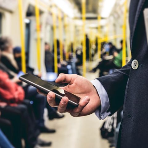 Unnützes Wissen – Technik: In deutschen Zügen werden jährlich etwa 20.000 Mobiltelefone vergessen