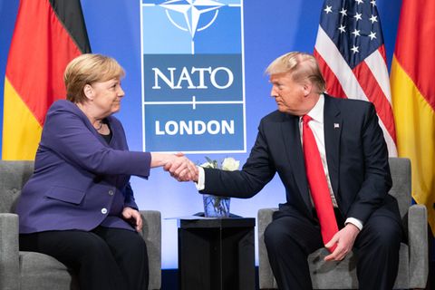 Da reichten sie sich zumindest noch die Hand: Angela Merkel und Donald Trump beim Nato-Gipfel in London im Dezember 2019