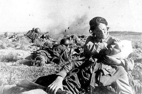 Die Rote Armee erlitt enorme Verluste,  konnte aber keinen entscheidenden Sieg erringen.
