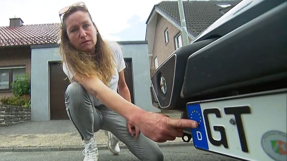 Beate Bredenbals wurde in Münster bedroht und beleidigt, weil sie ein Gütersloher Kennzeichen hat. Beate Bredenbals wurde in Münster bedroht und beleidigt, weil sie ein Gütersloher Kennzeichen hat.