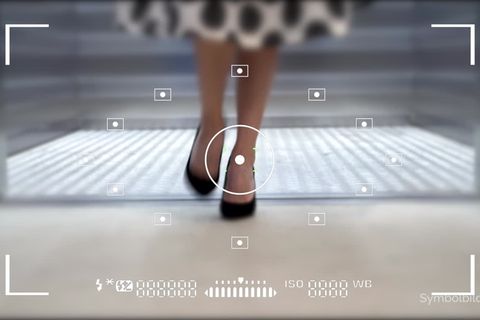 Neues Gesetz: Bundestag beschließt härtere Strafen für "Upskirting" und "Downblousing"