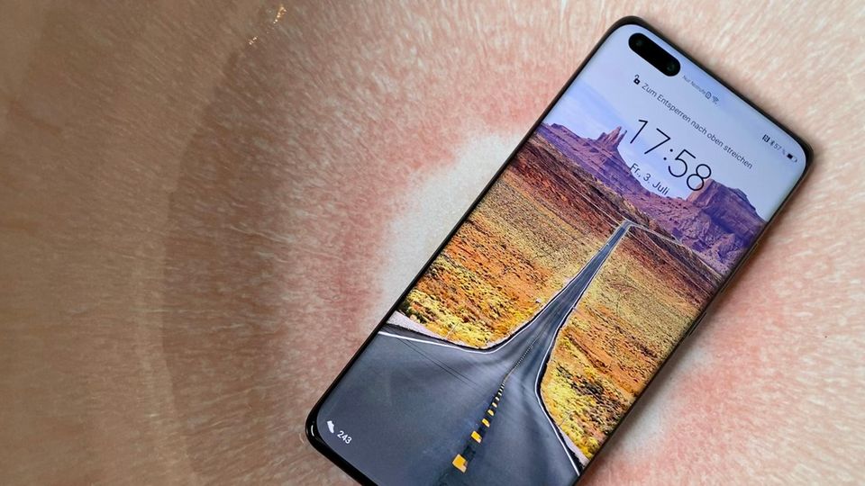Das 90-Hertz-Display bedeckt fast die ganze Front