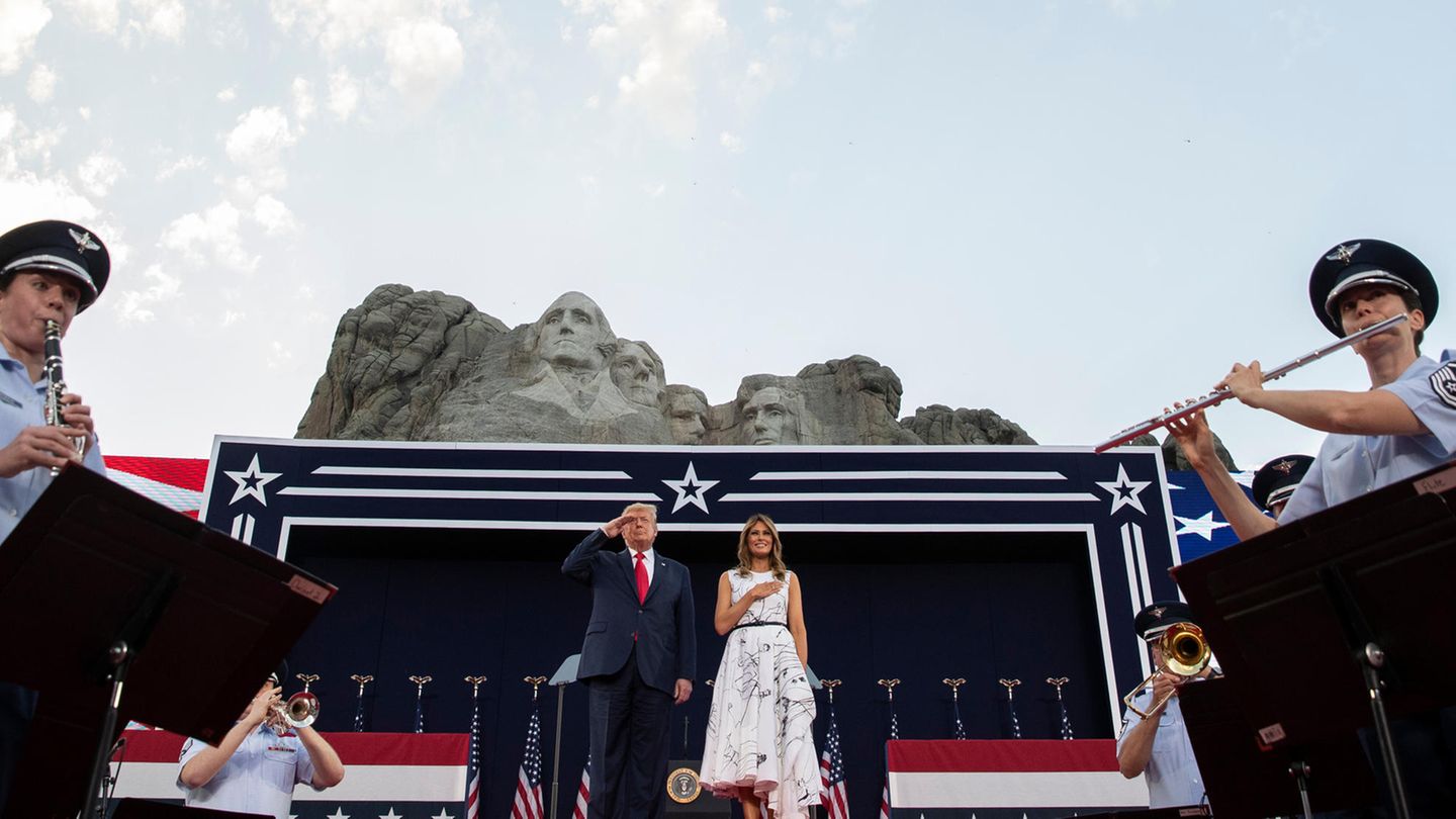 Unabhängigkeitstag: Trumps düstere Botschaft: Eine "gnadenlose Kampagne zur Auslöschung unserer Geschichte"