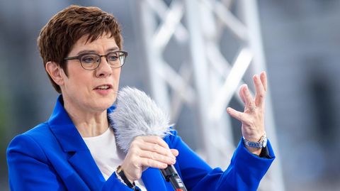 Annegret Kramp-Karrenbauer, CDU-Parteivorsitzende und Bundesverteidigungsministerin, im ARD-Sommerinterview