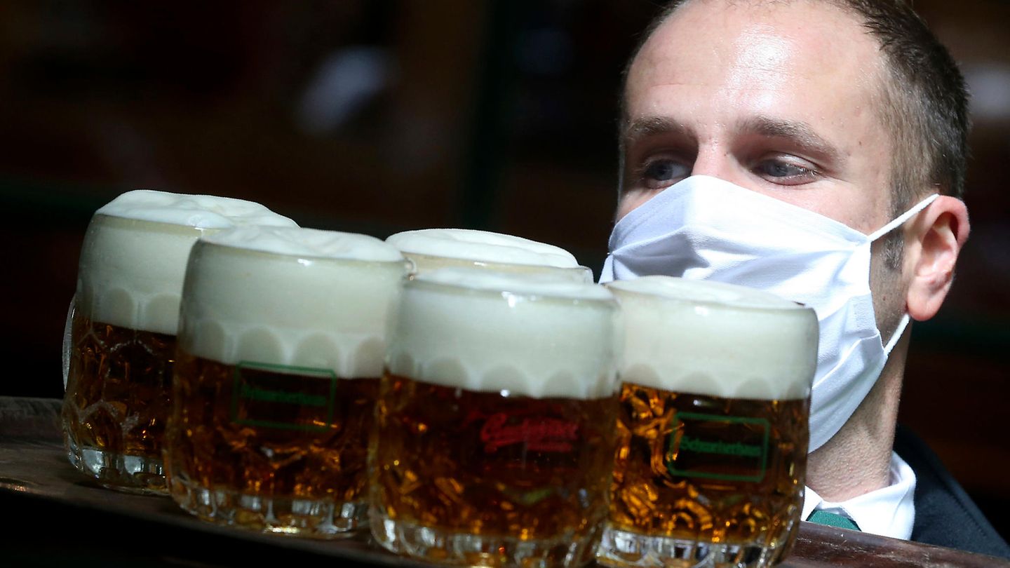 Die Morgenlage: Ein Drittel aller Menschen trinkt in Coronakrise mehr ...