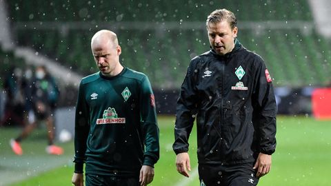 Schwerer Gang: Davy Klassen und Trainer Florian Kohfeldt nach dem Hinspiel in Bremen