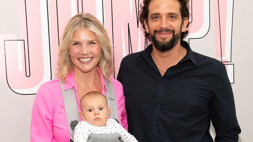 Nick Cordero mit seiner Frau Amanda Kloots und Sohn Elvis Nick Cordero mit seiner Frau Amanda Kloots und Sohn Elvis