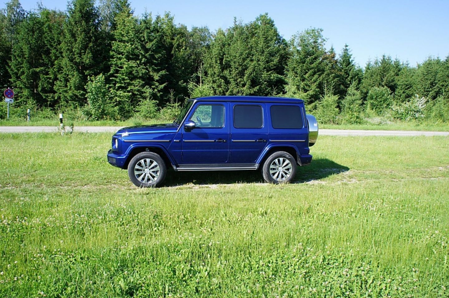 Die Mercedes G-Klasse ist fast zwei Meter hoch