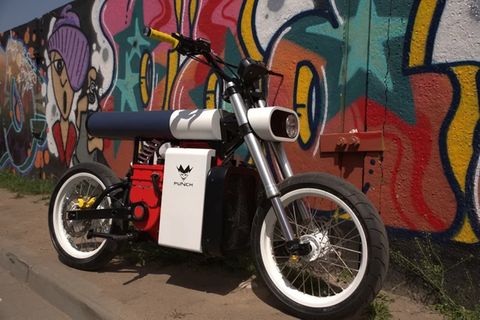Das Punch Moto nimmt die Ästhetik der Avantgarde auf.