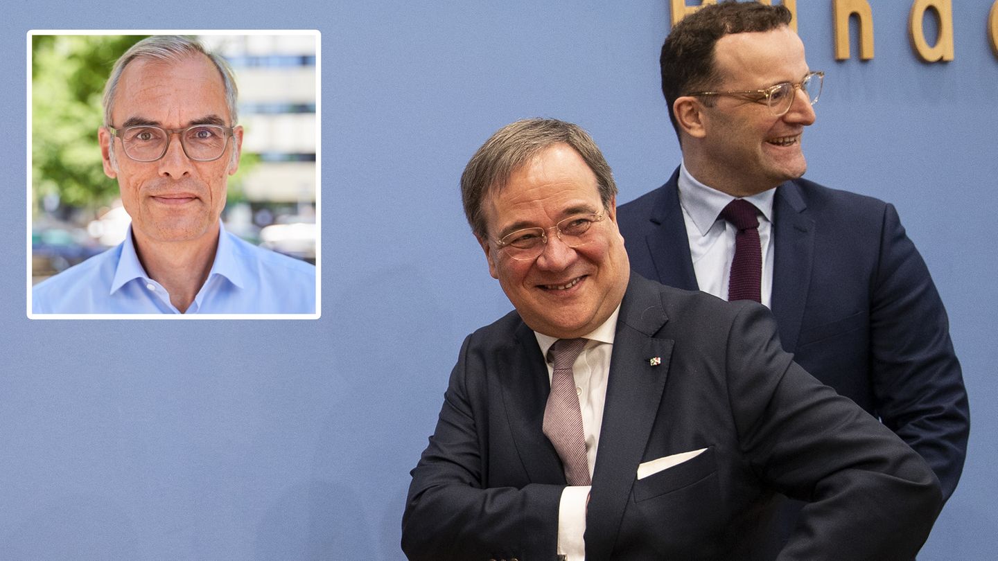 Armin Laschet  und Jens Spahn haben sich nicht gerade für die Nachfolge von Angela Merkel empfohlen, meint stern-Kolumnist Frank Schmiechen (l.o.)