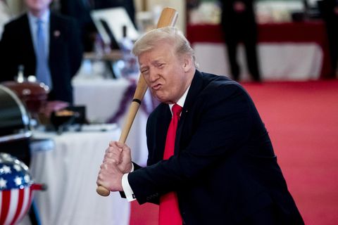 Wo er hinschlägt, geht viel kaputt: US-Präsident Donald Trump sorgt mit seiner Politik in der Weltwirtschaft für Probleme.