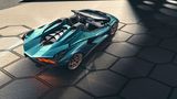 Die schuppenbewehrte Motorhaube gehört zu einem modernen Lamborghini