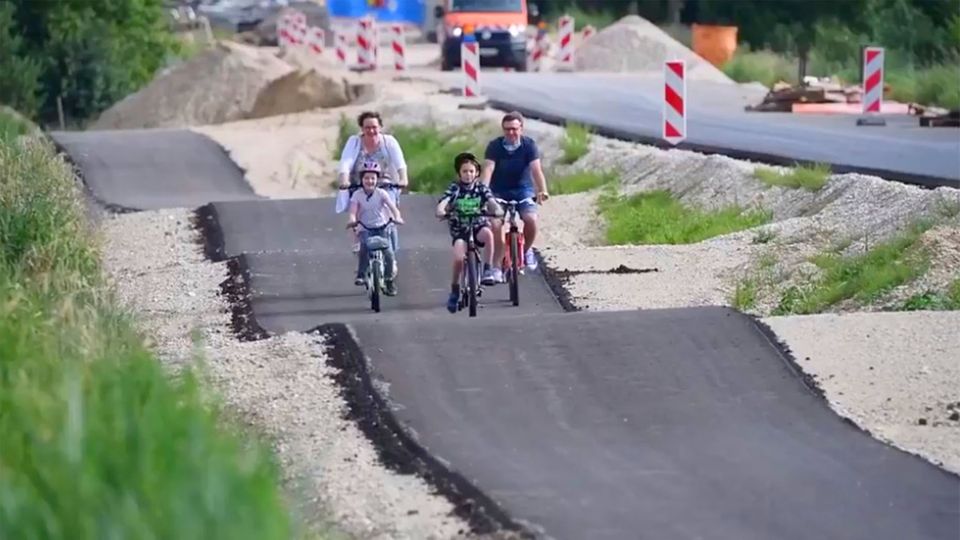 Bayern: Deutschlands wohl buckligster Radweg – Planungsfehler? Bayern: Deutschlands wohl buckligster Radweg – Planungsfehler?