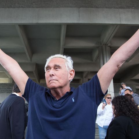 Roger Stone war zu einer Haftstrafe von 40 Monaten verurteilt worden – und ist jetzt ein freier Mann