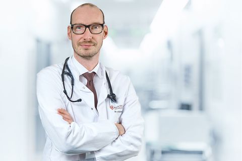Chefarzt Michael Wünning richtet sich mit einem Appell an die Politik.