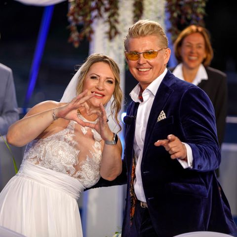 Yvonne König und Markus Mörl bei ihrer Hochzeit auf dem Rhein