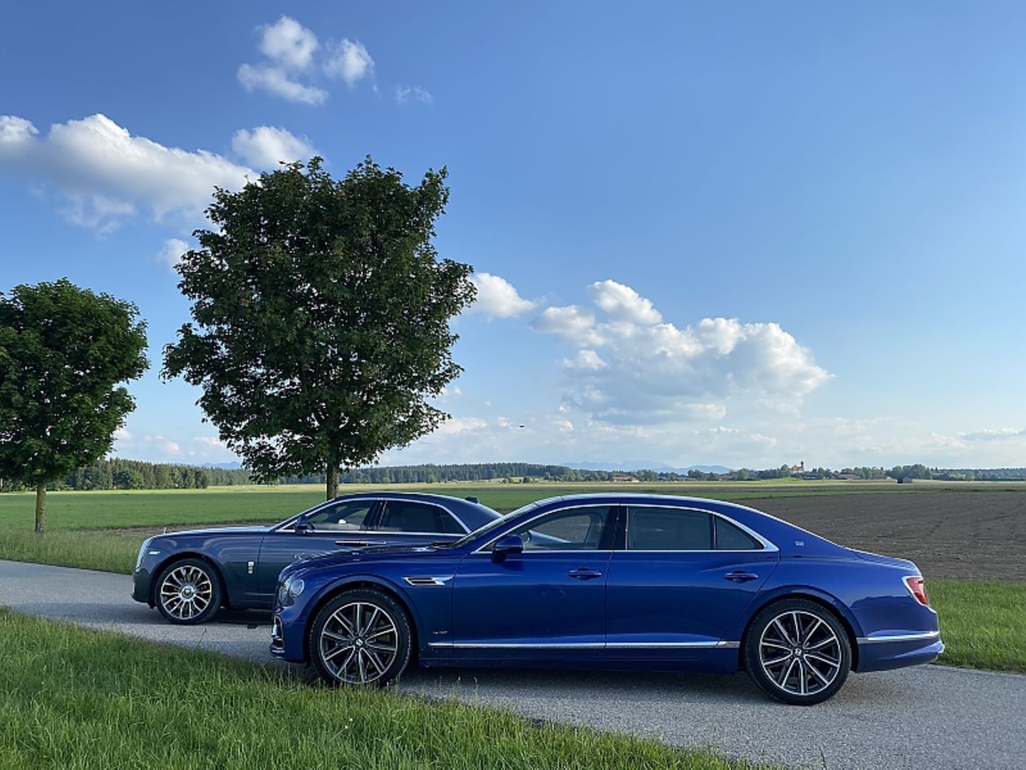 Rolls Royce Ghost - Bentley Flying Spur