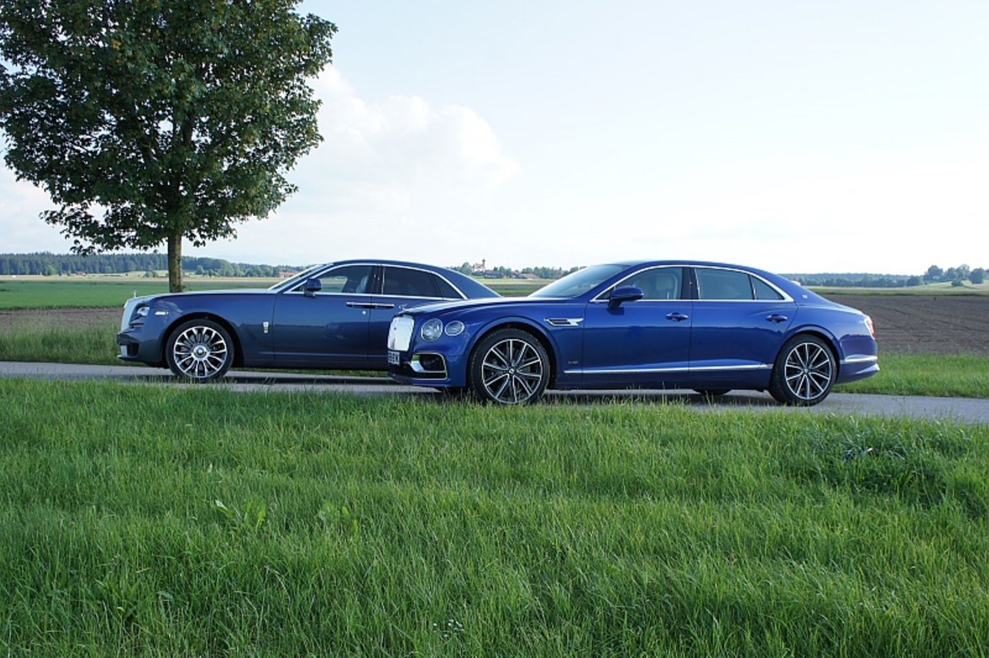 Rolls Royce Ghost - Bentley Flying Spur