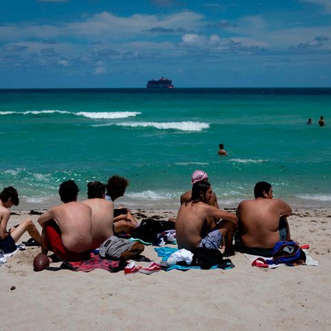 Strandbesucher am Miami Beach in Florida