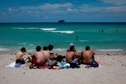 Strandbesucher am Miami Beach in Florida
