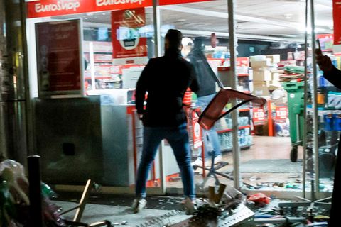 "Stammbaumforschung": Stuttgarter Krawallnacht: Ermittler erfragen Nationalität von Eltern der Verdächtigen – es hagelt Kritik