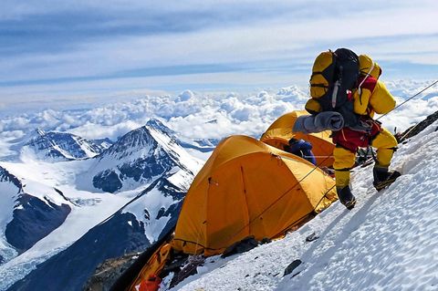 Abmarsch vom Everest Hochlager II auf 7.800m