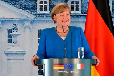 Nerkel und Conte bei PK Schloss Meseberg