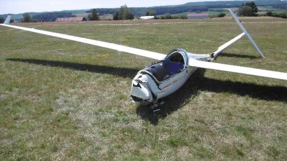 Nachrichten aus Deutschland – Segelflugzeug stürzt in Bad Gandersheim ab Nachrichten aus Deutschland – Segelflugzeug stürzt in Bad Gandersheim ab