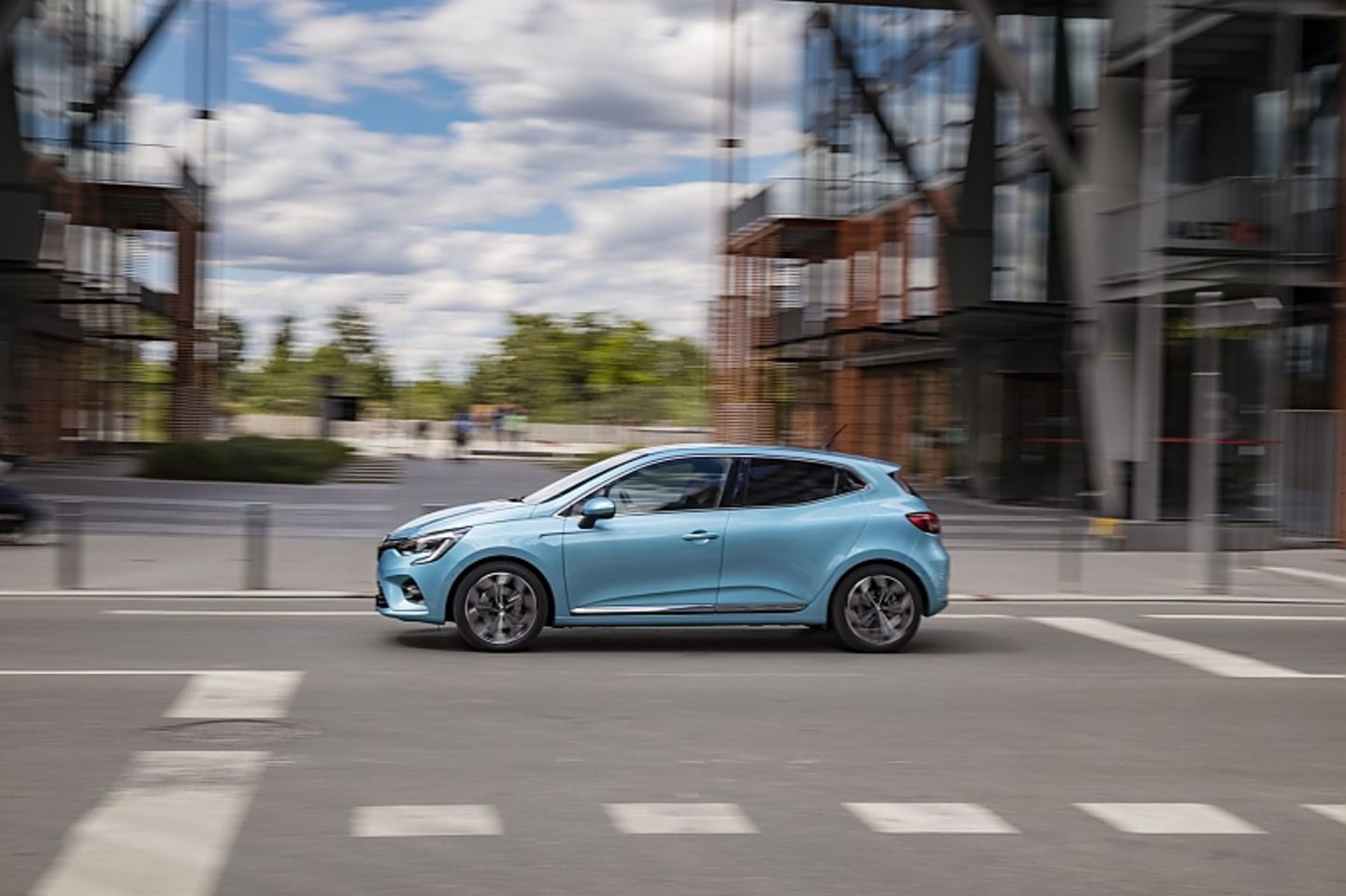 In der Stadt hat der Renault Clio E-Tech 140 seine Stärken