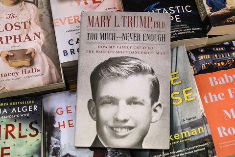 Das Buch über Donald Trump von seiner Nichte Mary ist nach einem Rechtsstreit darüber im Handel