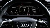 Im Cockpitdisplay findet der Fahrer die wichtigsten Informationen