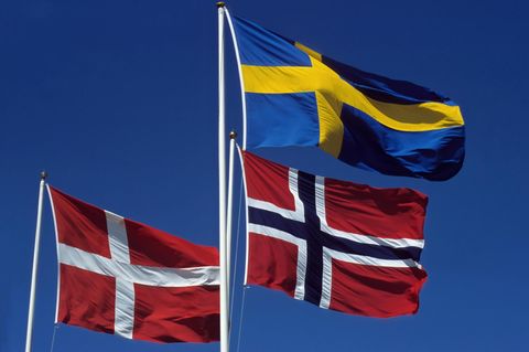 Die Flaggen Dänemarks, Norwegens und Schwedens