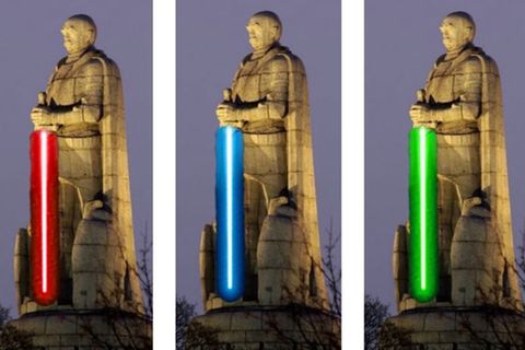 Bismarck-Denkmal in Hamburg mit Jedi-Schwert