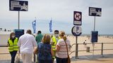 Bild 1 von 28 der Fotostrecke zum Klicken:  Belgien  Touristen aus Deutschland können problemlos einreisen, Grenzkontrollen oder Quarantäneregeln gelten für sie nicht. Wegen steigender Fallzahlen verschärft Belgien aber ab Samstag (25.7.) die Vorsichtsmaßnahmen gegen das Coronavirus wieder. Dann gilt eine Maskenpflicht auf öffentlichen Plätzen wie Märkten, Einkaufsmeilen und an anderen Orten mit viel Publikumsverkehr. Örtliche Behörden können die Regel ausweiten. In Bussen und Bahnen ist Mund-Nasen-Schutz ohnehin Pflicht. Gäste in Kneipen und Restaurants müssen Kontaktdaten hinterlassen.      An den Nordseeküsten gelten zum Teil zusätzliche Regeln: Für Strandbesuche an bestimmten Abschnitten wie in dem beliebten Ostende müssen Urlauber und Einheimische sich anmelden. Die Infektionszahlen in dem elf Millionen Einwohner zählenden Land sind in der vergangenen Woche um 89 Prozent gestiegen und liegen nun bei durchschnittlich 221 Fällen pro Tag. Für Reisende aus besonders schwer betroffenen Regionen hat Belgien Quarantäneregeln und Test-Pflichten  eingeführt, darunter sind Gegenden in Portugal und Spanien.