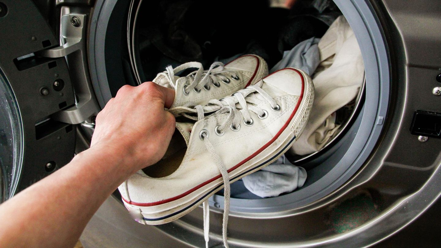Wash shoes: So your in the machine are clean