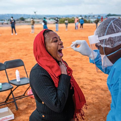 Massentest im Alexandra Township, Südafrika