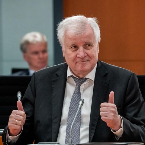 Horst Seehofer spricht sich für Studie zu Gewalt gegen Polizisten aus