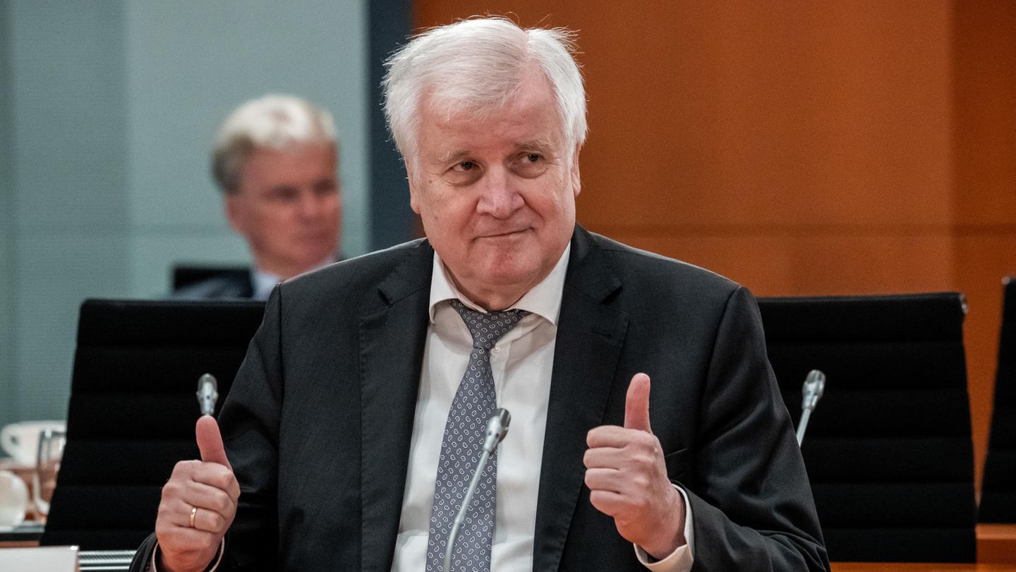 Horst Seehofer spricht sich für Studie zu Gewalt gegen Polizisten aus