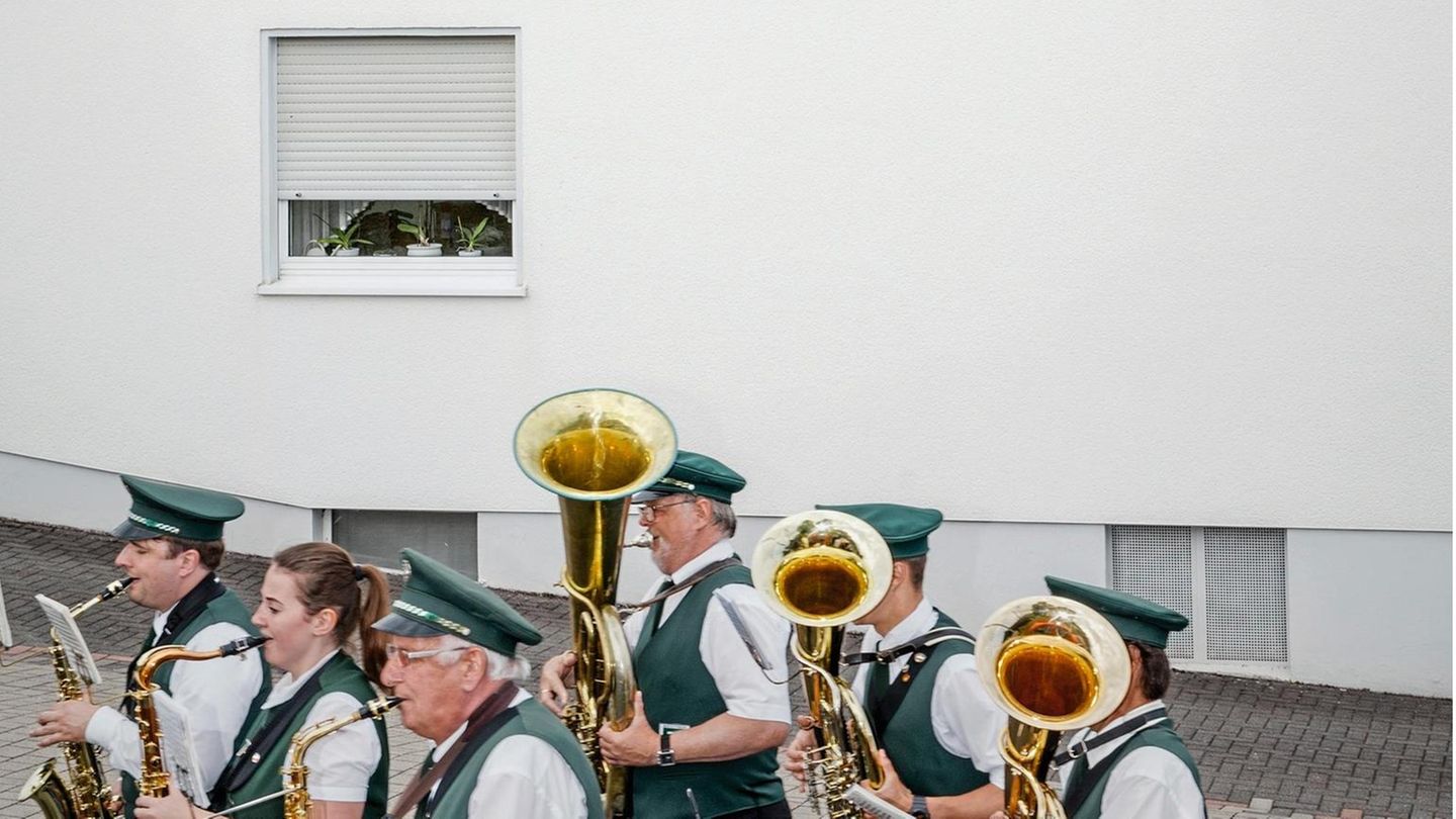 Schützenumzug, Herbertshausen (Nordrhein-Westfalen)