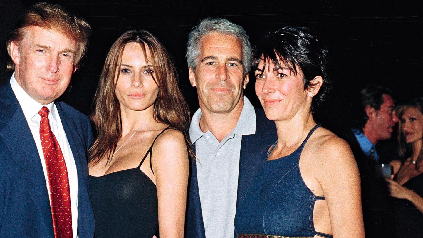 Jeffrey Epstein: Donald Trump, Clinton and others on the list