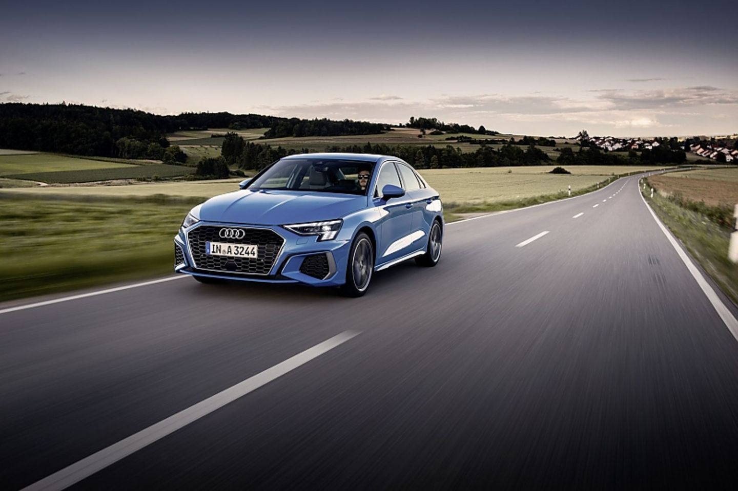 Die Audi A3 Limousine 35 TFSI ist bis zu 232 km/h schnell