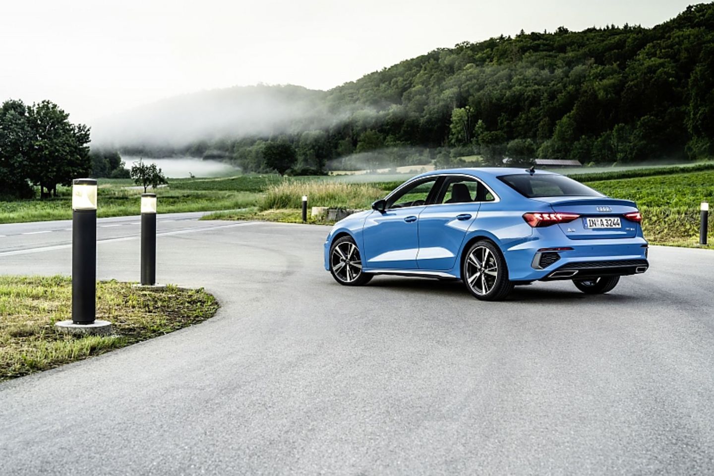 Die Audi A3 Limousine kann sich sehen lesen und hat nichts mehr mit dem Fahrer-mit-Hut Image gemein