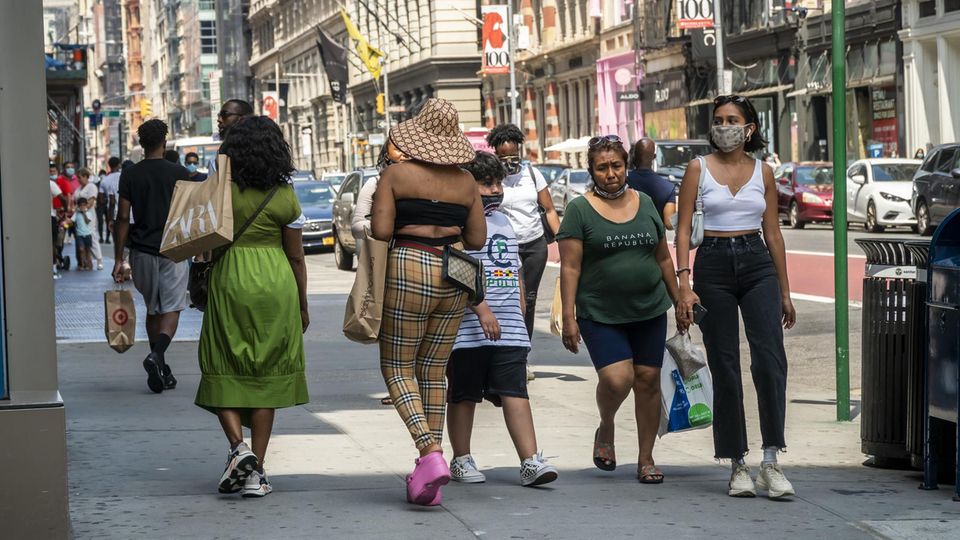 Coronavirus in den USA: Menschen im New Yorker Stadtteil Soho, Manhattan