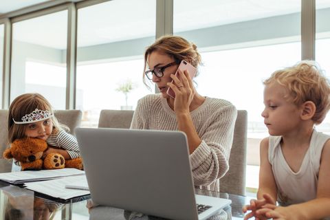 In Zeiten von Corona tragen Frauen in Familien oft die Hauptlast
