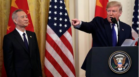 US-Präsident Trump und Chinas Vize-Premier He während einer Pressekonferenz