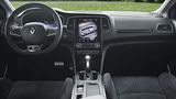 Das Cockpit ist übersichtlich und die Bedienung eingängig