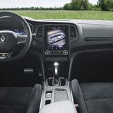 Das Cockpit ist übersichtlich und die Bedienung eingängig