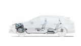 Die Batterie befindet sich unter dem Rücksitz