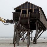 Abriss eines Pfahlbaus