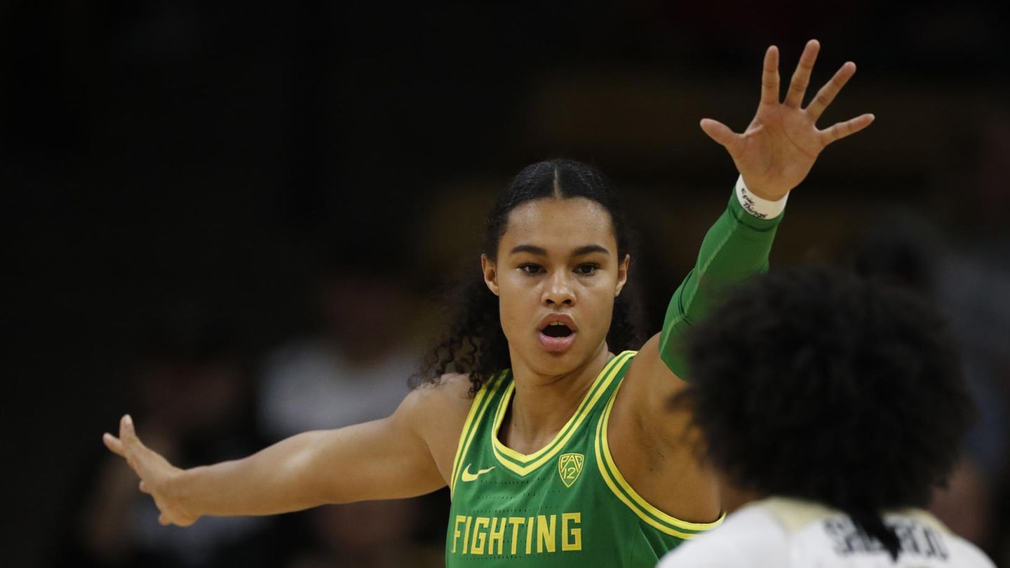 Basketball-Nationalspielerin Satou Sabally in Aktion